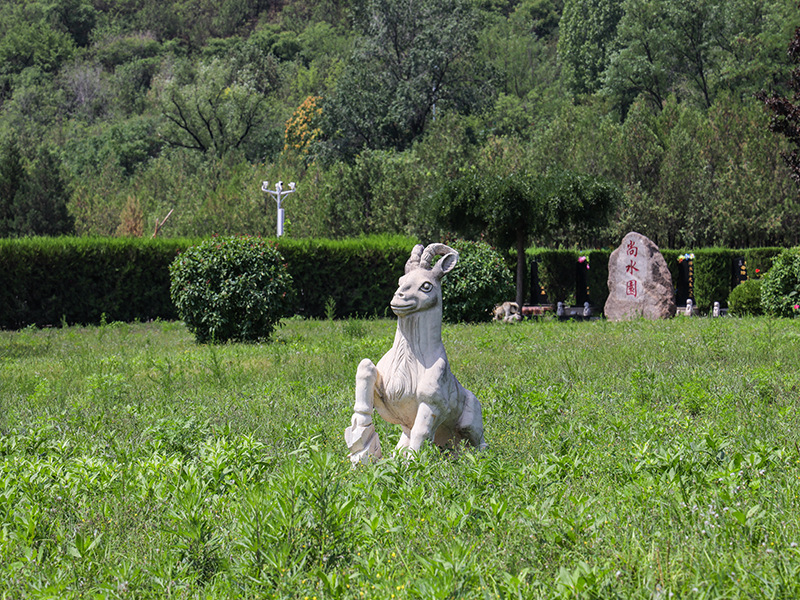 凤凰山墓地的特点是什么( 凤凰山陵园有很多纪念碑吗) 凤凰山墓地的特点是什么( 凤凰山陵园有很多纪念碑吗)